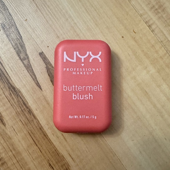 NYX buttermelt blush - Picture 2 of 4